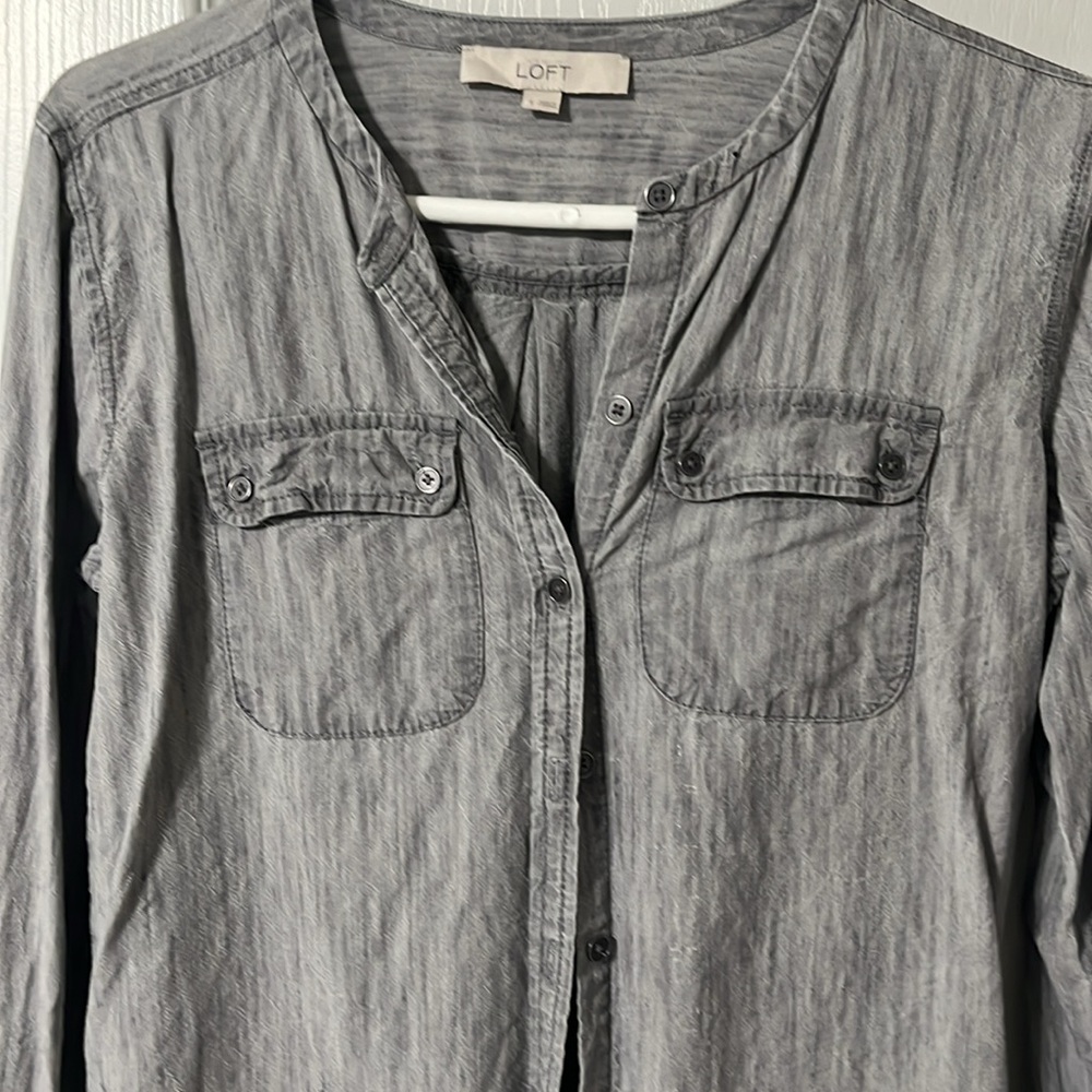 Never Worn! Very Cute! Loft Button Down Grey Shirt, Size Small. - Picture 3 of 5